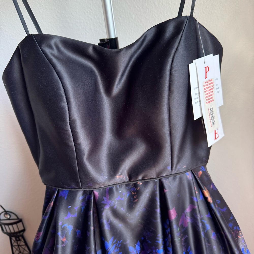 NWT Betsy & Adam Floral Printed Sleeveless Gown Maxi Dress Sz 2P - Picture 7 of 8